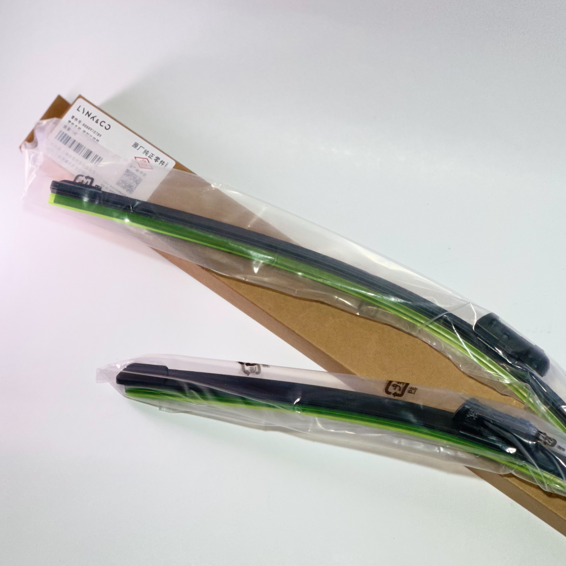 Щетки стеклоочистителя (дворники) Lynk & Co 05