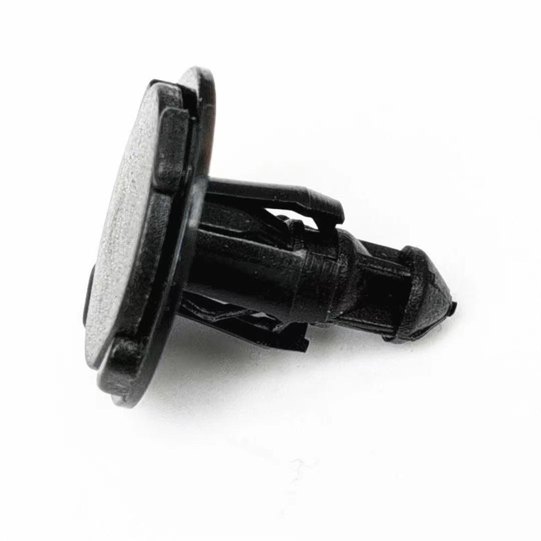 Клипса крепежная Lynk & Co