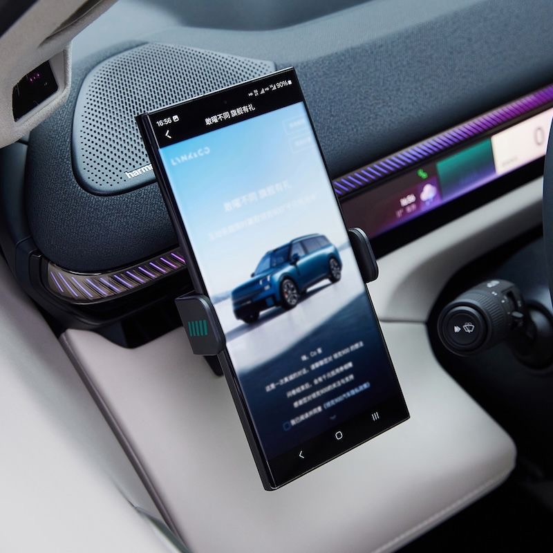 Держатель для телефона Lynk & Co 900